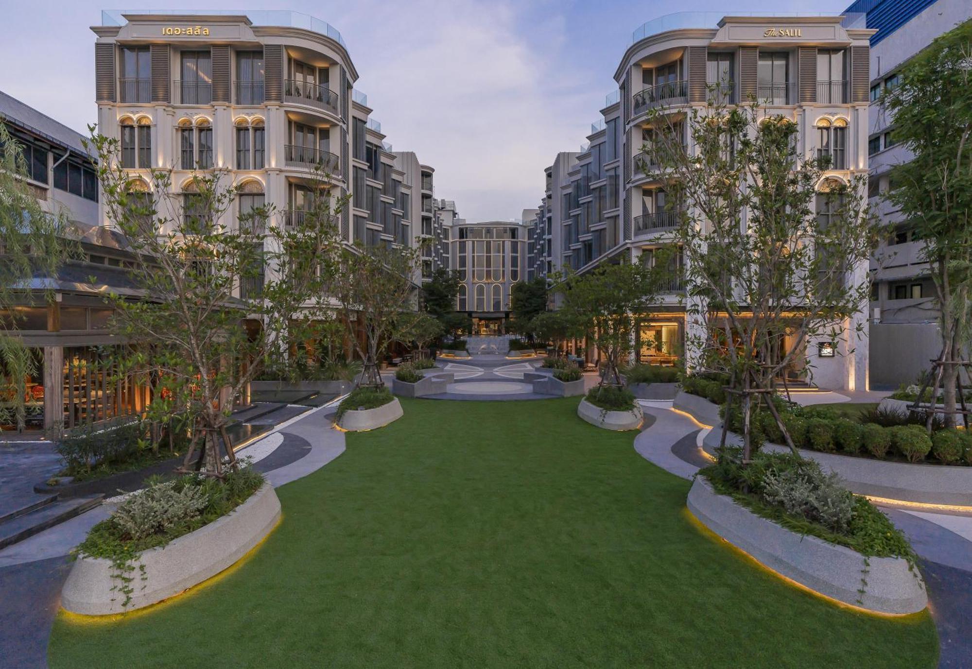 The Salil Hotel Riverside Bangkok Exterior photo The Park