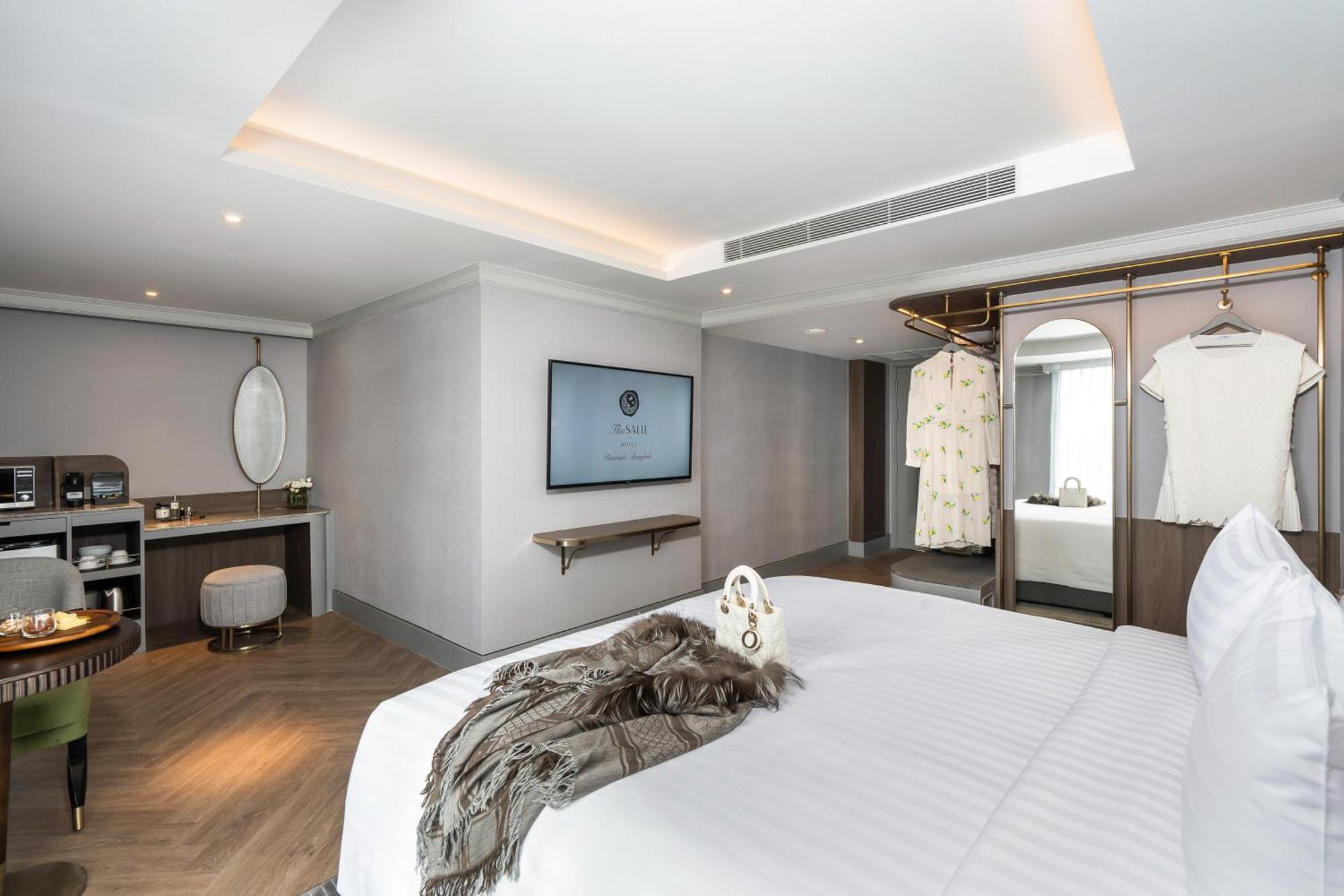 The Salil Hotel Riverside Bangkok Exterior photo Deluxe Room